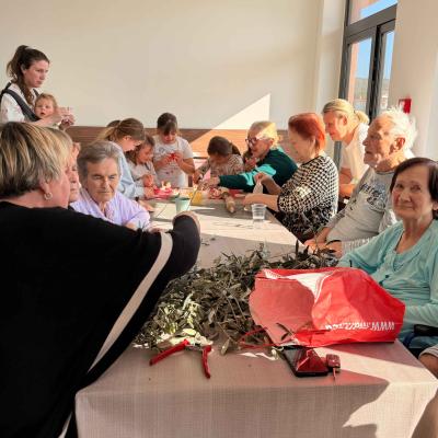 Medugeneracijska Carolija U Domu Primosten Susret Tradicije I Djecje Radosti 9