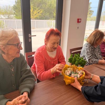 Pjesma i radost u Domu Primošten: Posjet mališana iz dječjeg vrtića 